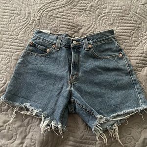 Levi High rise shorts